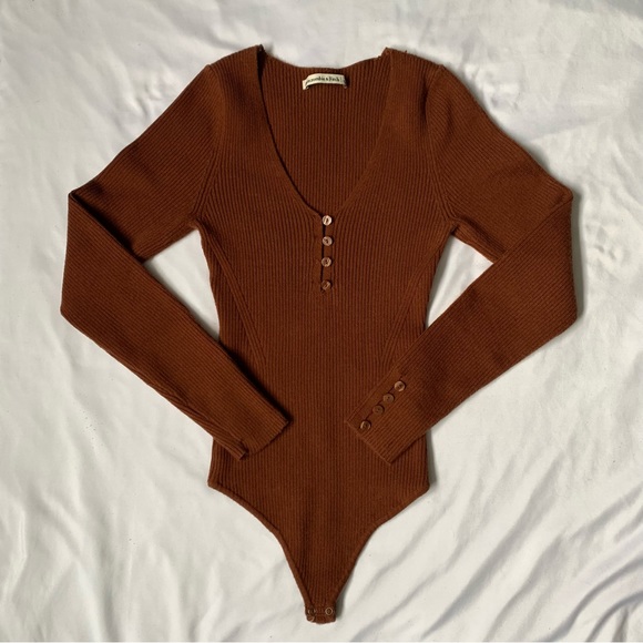 A&F Knit Bodysuit - Picture 1 of 9